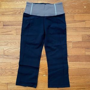 Lululemon Gather & Crow Crop II *Full-On Luon, Tonka Stripe Black Cashew size 4